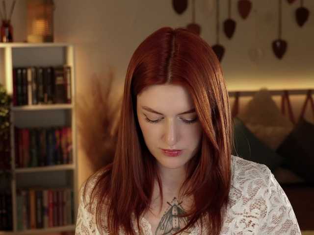 Lianna's BongaCams show and profile