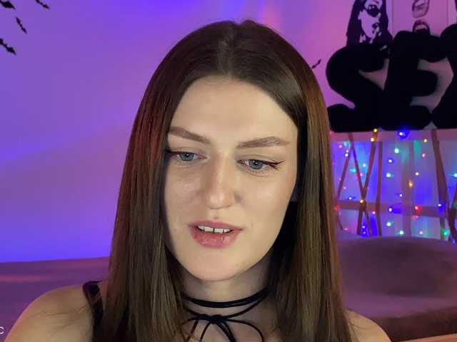 Lianna's BongaCams show and profile