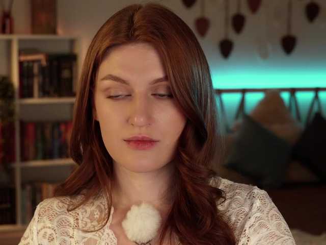 Lianna's BongaCams show and profile