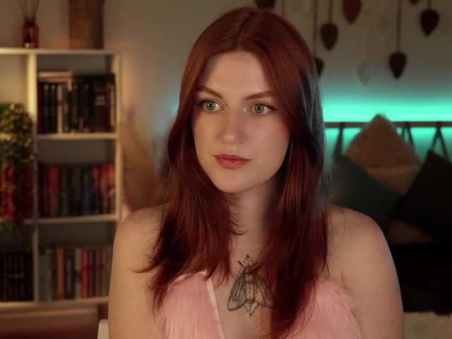 Lianna's BongaCams show and profile