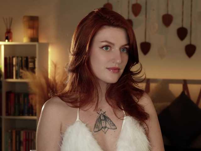 Lianna's BongaCams show and profile