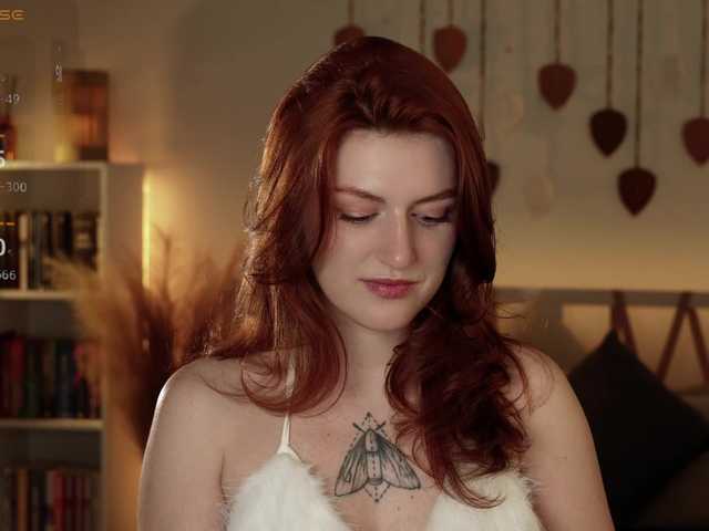 Lianna's BongaCams show and profile