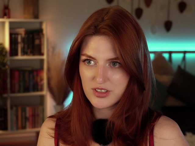 Lianna's BongaCams show and profile