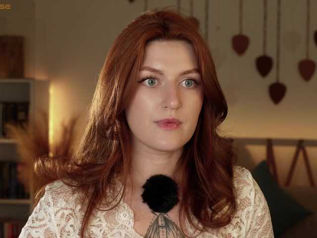 Lianna's BongaCams show and profile