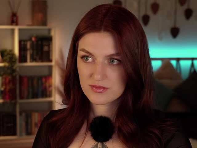 Lianna's BongaCams show and profile