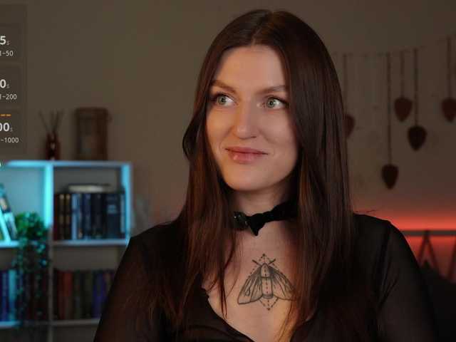 Lianna's BongaCams show and profile