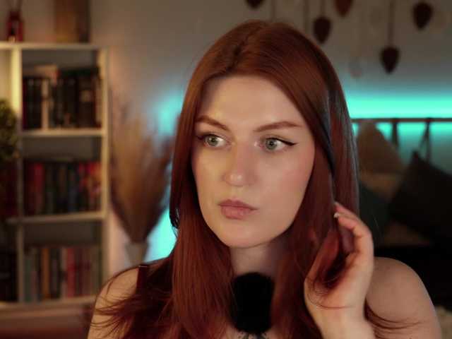 Lianna's BongaCams show and profile