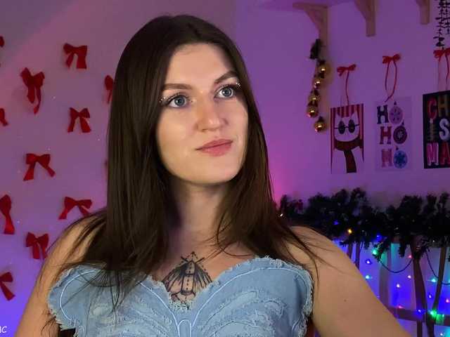 Lianna's BongaCams show and profile