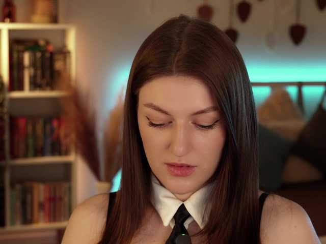 Lianna's BongaCams show and profile