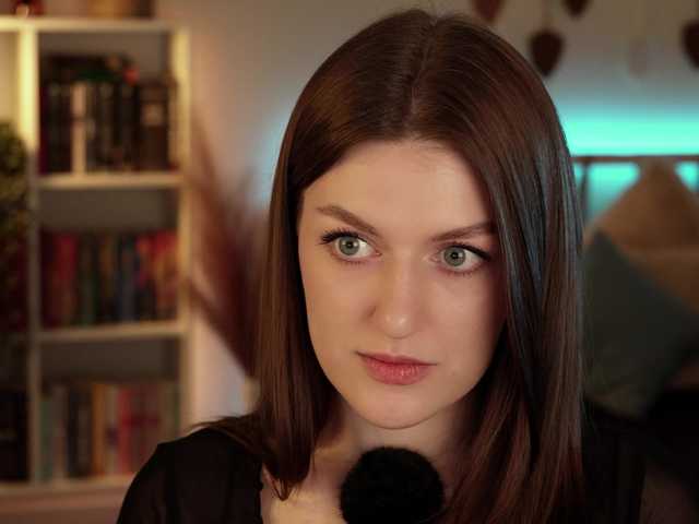 Lianna's BongaCams show and profile