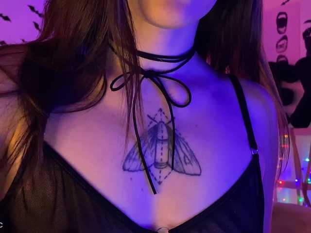 Lianna's BongaCams show and profile