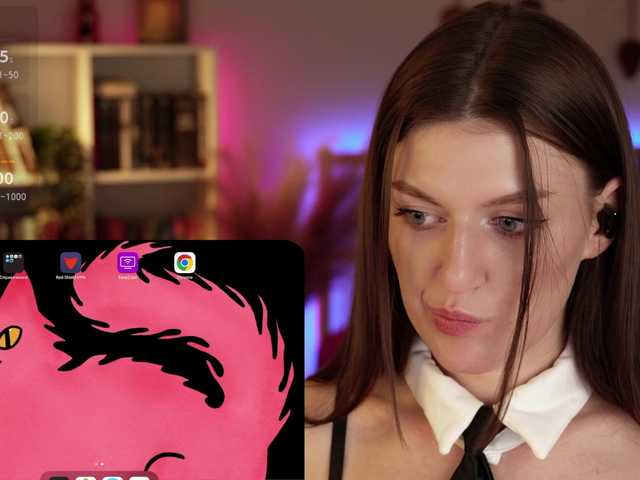 Lianna's BongaCams show and profile