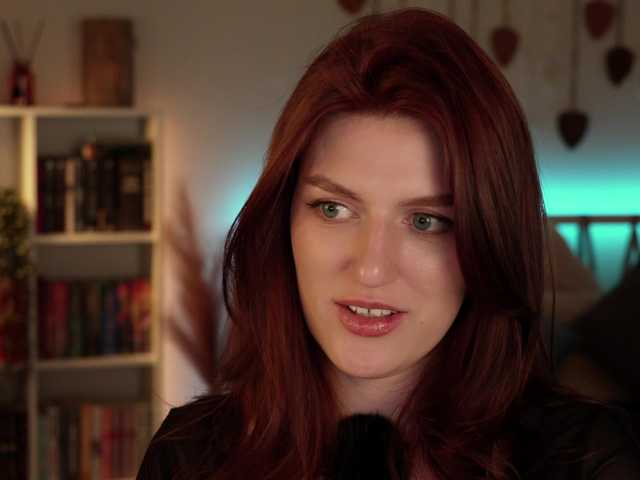 Lianna's BongaCams show and profile