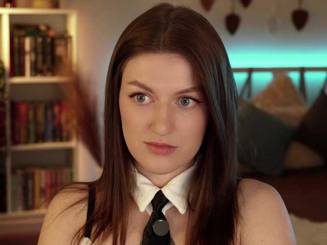 Lianna's BongaCams show and profile