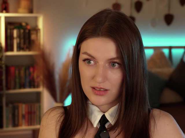 Lianna's BongaCams show and profile