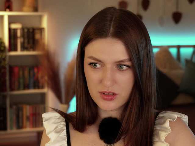 Lianna's BongaCams show and profile