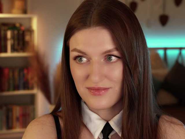 Lianna's BongaCams show and profile