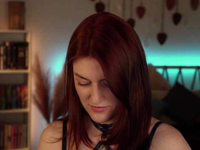 Lianna's BongaCams show and profile