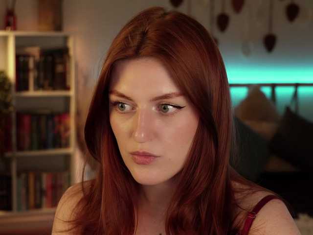 Lianna's BongaCams show and profile