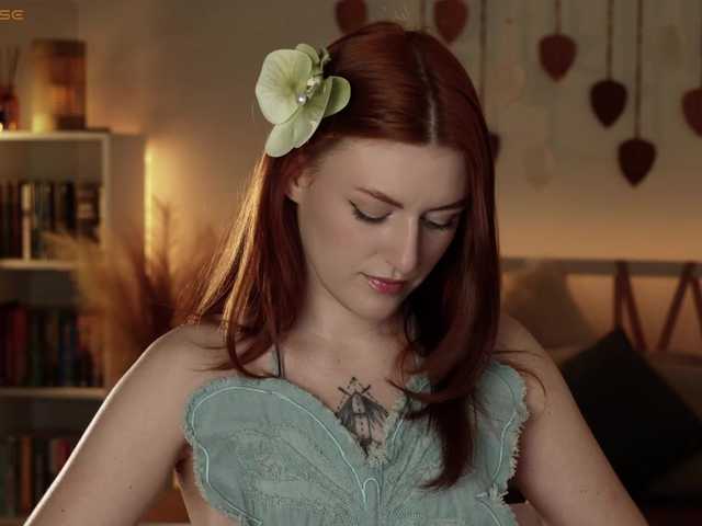 Lianna's BongaCams show and profile