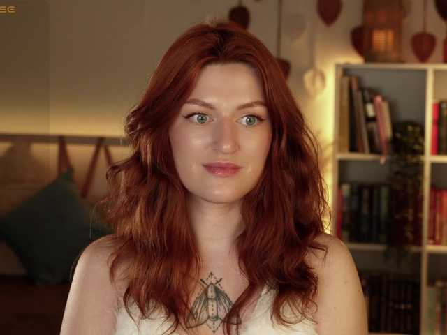 Lianna's BongaCams show and profile