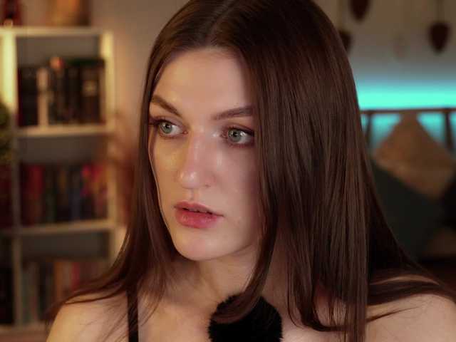 Lianna's BongaCams show and profile