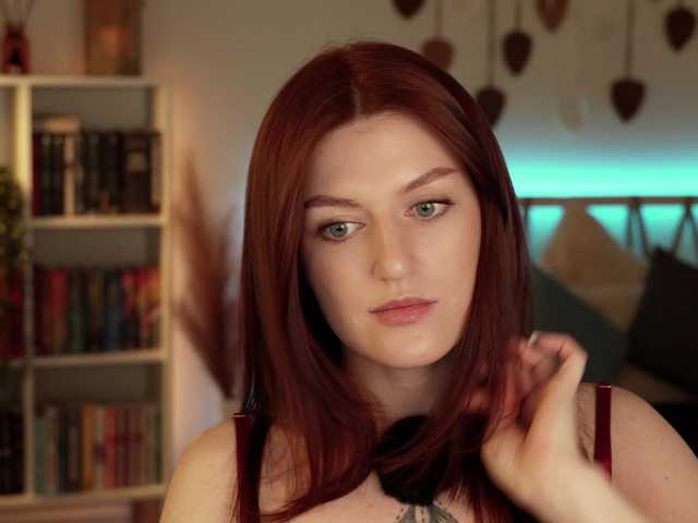 Lianna's BongaCams show and profile