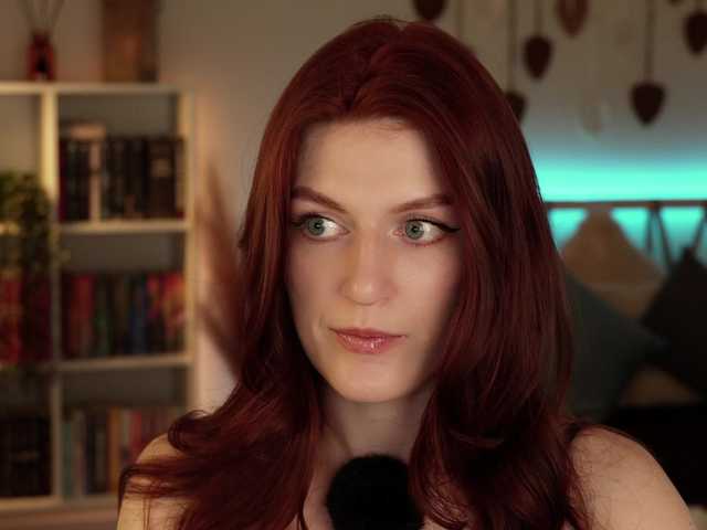 Lianna's BongaCams show and profile