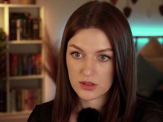 Lianna's BongaCams show and profile