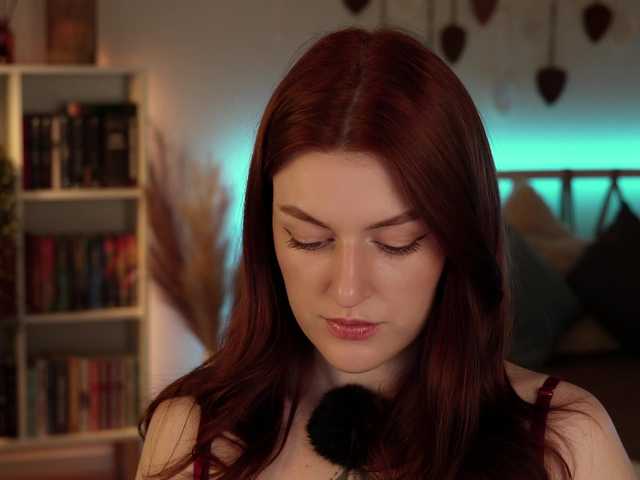 Lianna's BongaCams show and profile