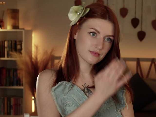 Lianna's BongaCams show and profile