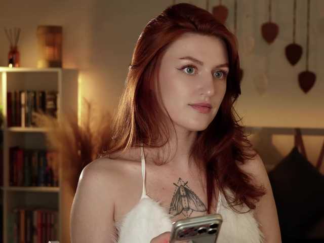 Lianna's BongaCams show and profile