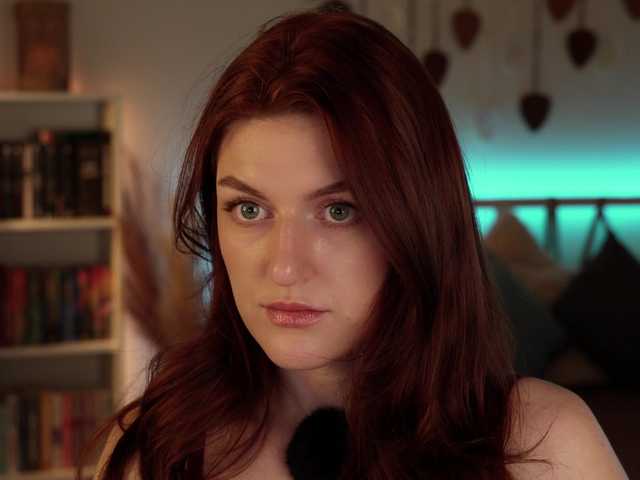 Lianna's BongaCams show and profile