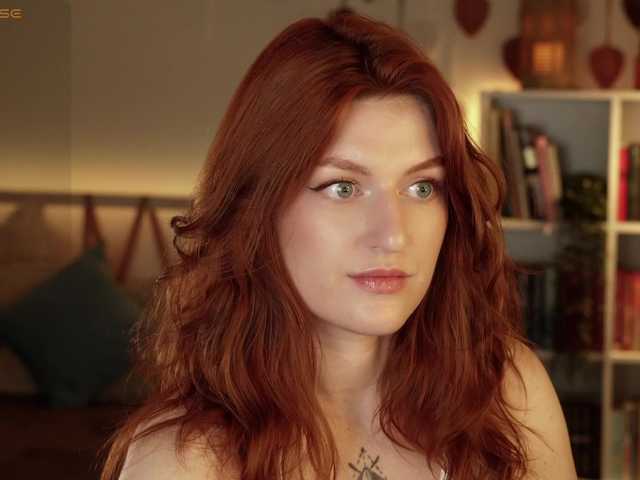 Lianna's BongaCams show and profile