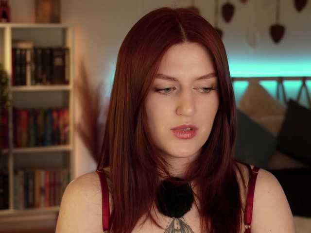 Lianna's BongaCams show and profile