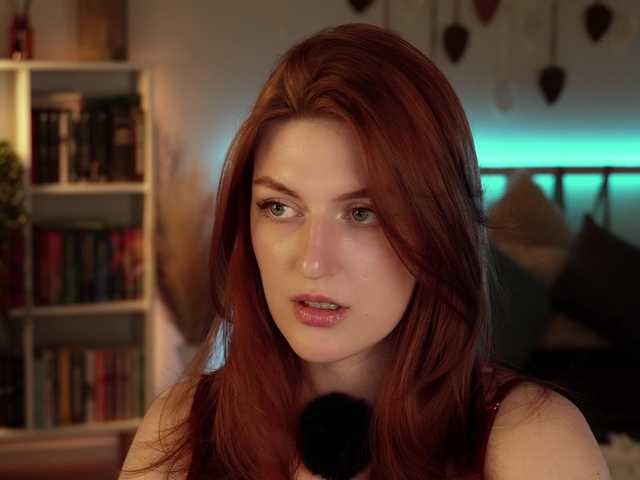 Lianna's BongaCams show and profile