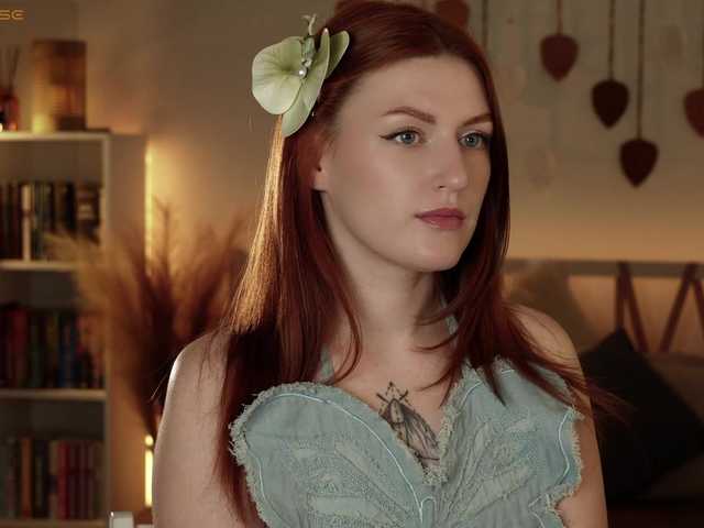 Lianna's BongaCams show and profile