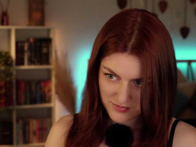 Lianna's BongaCams show and profile