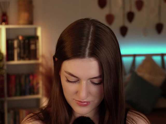 Lianna's BongaCams show and profile