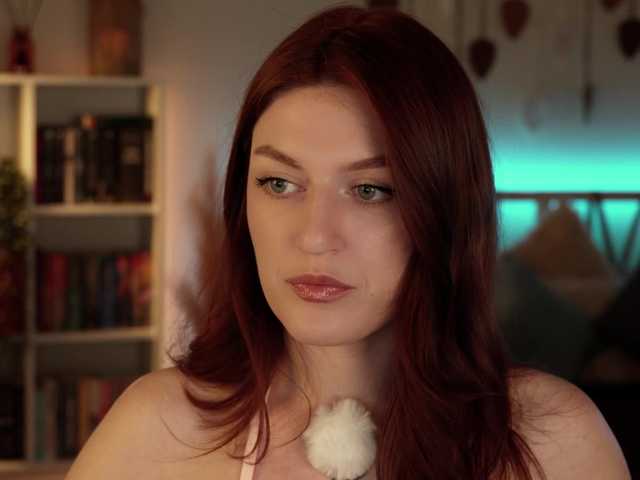 Lianna's BongaCams show and profile