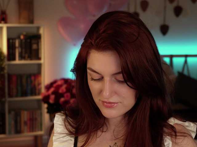 Lianna's BongaCams show and profile