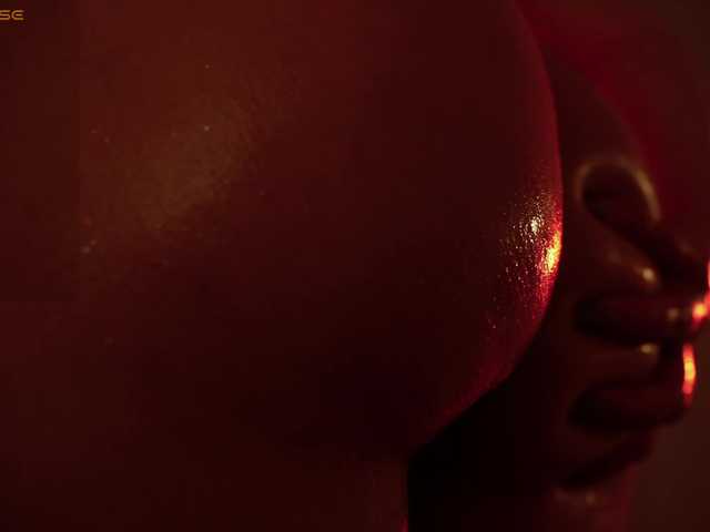 Lianna's BongaCams show and profile