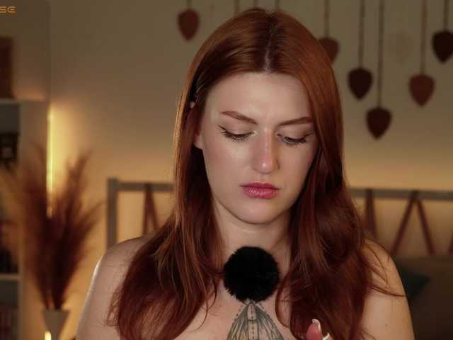 Lianna's BongaCams show and profile