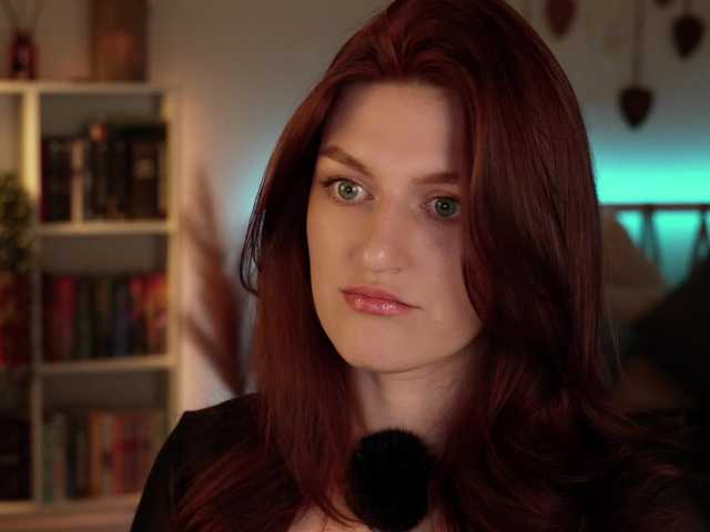 Lianna's BongaCams show and profile