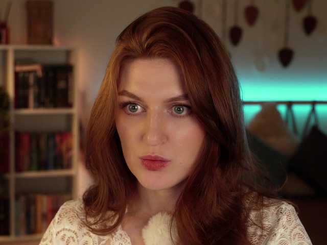 Lianna's BongaCams show and profile