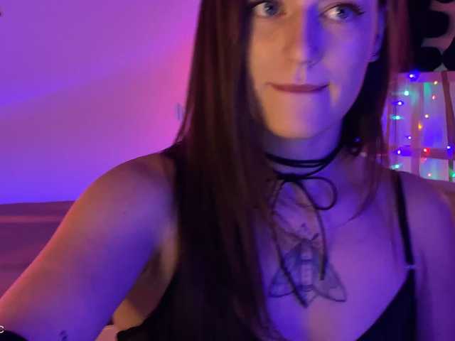 Lianna's BongaCams show and profile