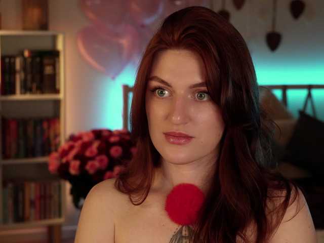 Lianna's BongaCams show and profile