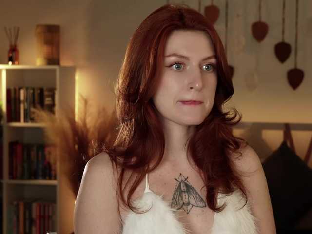 Lianna's BongaCams show and profile