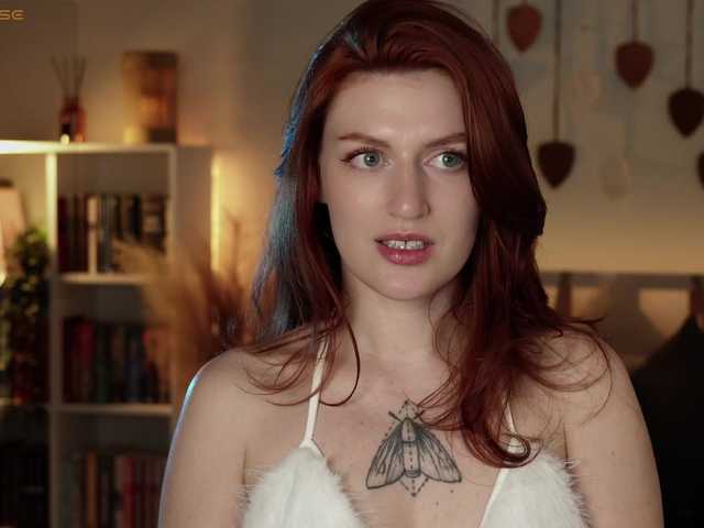 Lianna's BongaCams show and profile