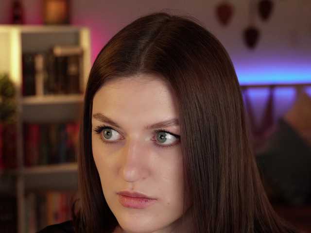 Lianna's BongaCams show and profile